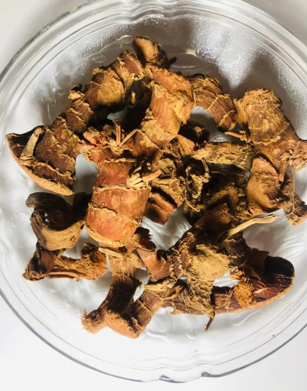 Branded, clearly labeled bag of 100% pure Araththa Root (Alpinia Calcarata), indicating organic sourcing from Sri Lanka.